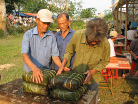Bánh chưng nung - BOOKING TOUR